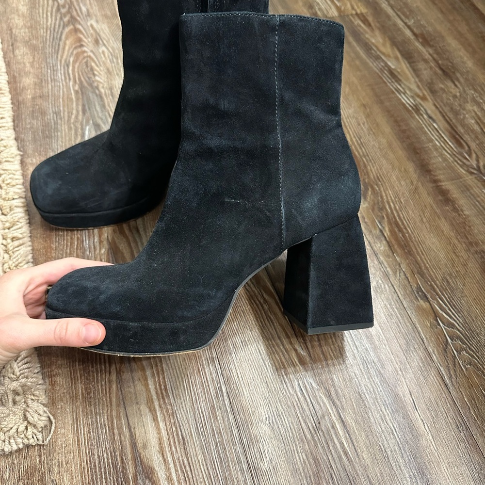 Dolce Vita Black Heeled Ankle Boots - Picture 6 of 6